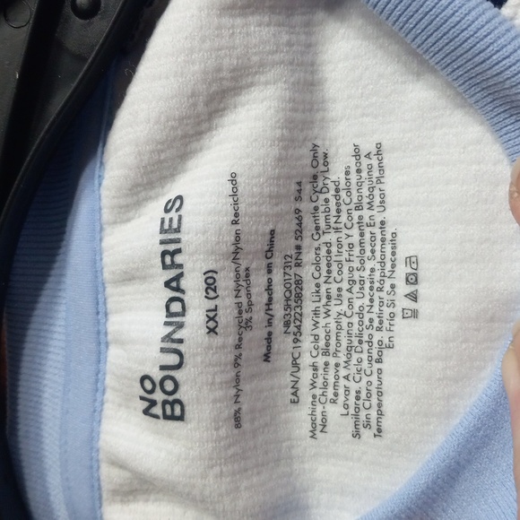 Womens Short Set - Picture 4 of 4